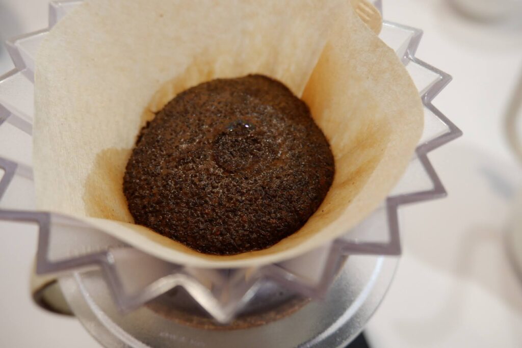 ペーパードリップでコーヒーを抽出しているコーヒー豆のサブスク「PostCoffee」で届いた豆「Mexico Oaxaca (メキシコ オアハカ)」
